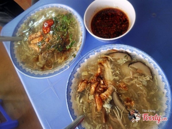  Súp cua Trang nổi tiếng hấp dẫn nhất phố ăn vặt Vạn Kiếp - Ảnh: foody