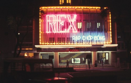 Rạp Rex chính là nơi chiếc thang cuốn đầu tiên ở Việt Nam được sử dụng.