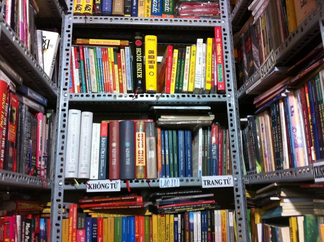 Một góc trong tiệm sách. Ảnh: QT-kenhso5.com