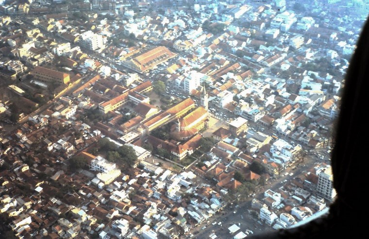 Nhà thờ Tân Định và chợ Tân Định.