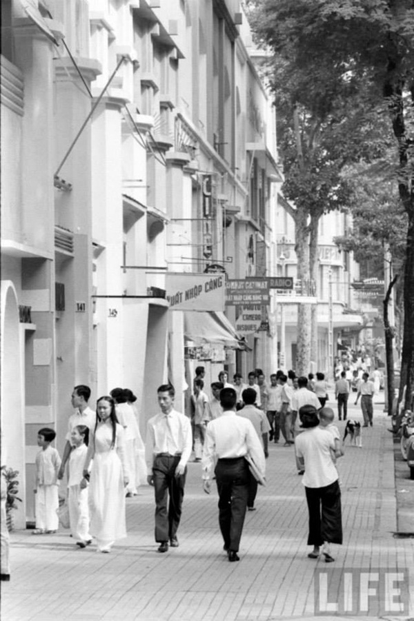 Con đường nhỏ của Sài Gòn trên tạp chí Life.