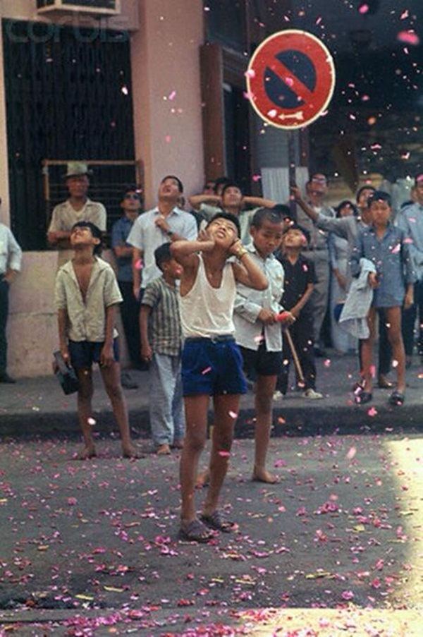 Đã 20 năm rồi người dân Việt Nam không còn được nghe tiếng pháo nổ.