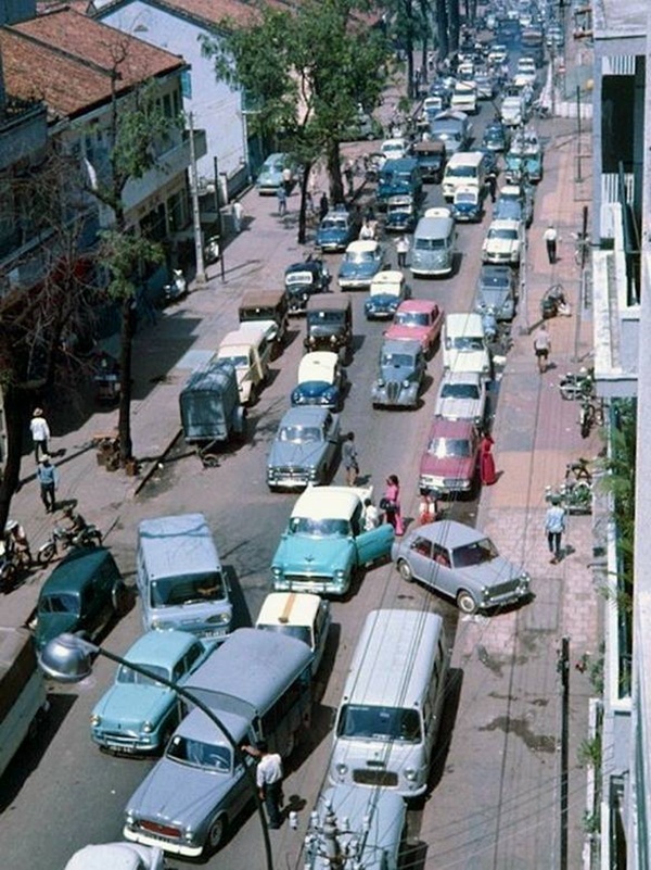 Tắc đường là chuyện muôn thuở từ rất lâu của Sài Gòn rồi.