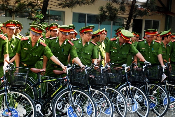 Ngày 30/3, UBND quận 5 tổ chức lễ bàn giao 59 chiếc xe đạp cho lực lượng CSKV của các phường  trên địa bàn.  