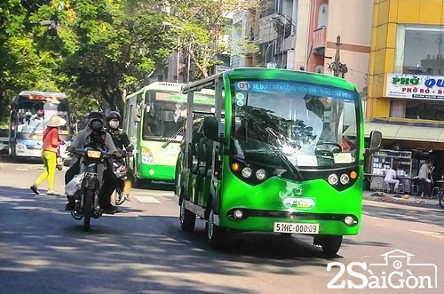 Xe buýt điện hoạt động ở trung tâm Sài Gòn 