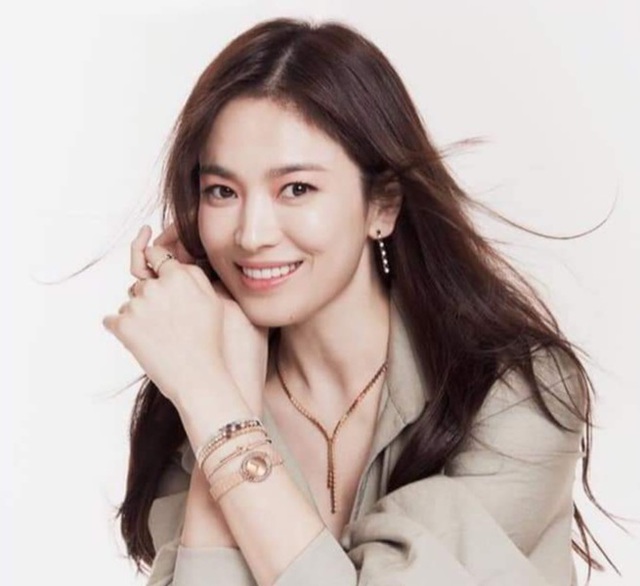 Song Hye Kyo đẹp rực rỡ và mặn mà sau ly hôn - 6