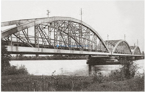  Cầu Bình Lợi thời kì năm đầu thế kỉ 19- (Ảnh: Internet).