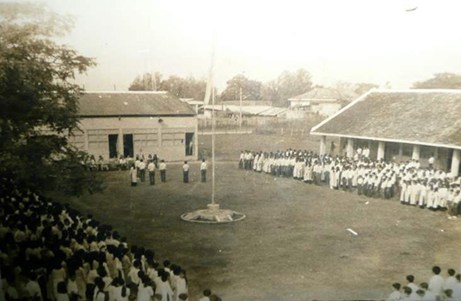  Lễ chào cờ trường Trung học Kiến Tường năm 1974.