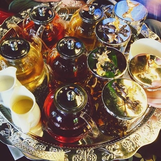  Nơi đây có hơn 100 loại trà có nguồn gốc từ Việt Nam, Nhật Bản, Pháp, Ý... cho khách thoải mái lựa chọn theo ý thích. (Nguồn: Internet) 