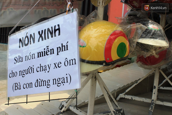  Dòng chữ "bà con đừng ngại" vừa chân thật lại vừa ấm lòng những tài xế xe ôm ở Sài Gòn. 