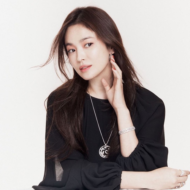 Song Hye Kyo đẹp rực rỡ và mặn mà sau ly hôn - 8