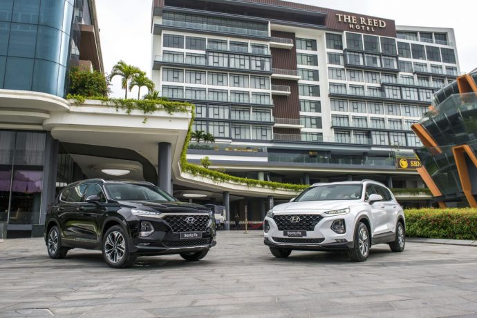 Phân khúc SUV 7 chỗ tháng 2/2021: Hyundai Santa Fe giành lại ngôi đầu hyundai-santa-fe.jpg