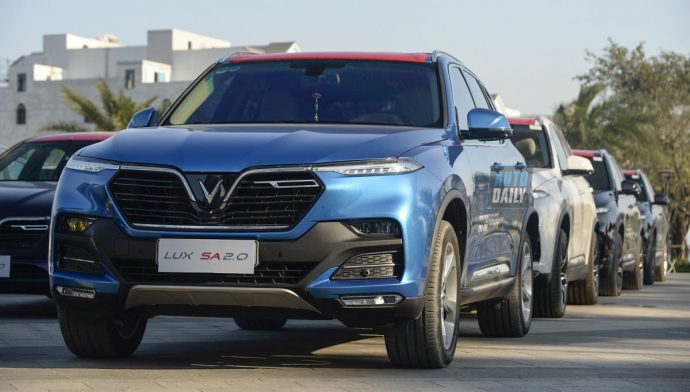 Phân khúc SUV 7 chỗ tháng 2/2021: Hyundai Santa Fe giành lại ngôi đầu Hyundai Santa Fe là mẫu SUV 7 chỗ đắt khách nhất năm 2020 Chùm ảnh ngày 1 hành trình 