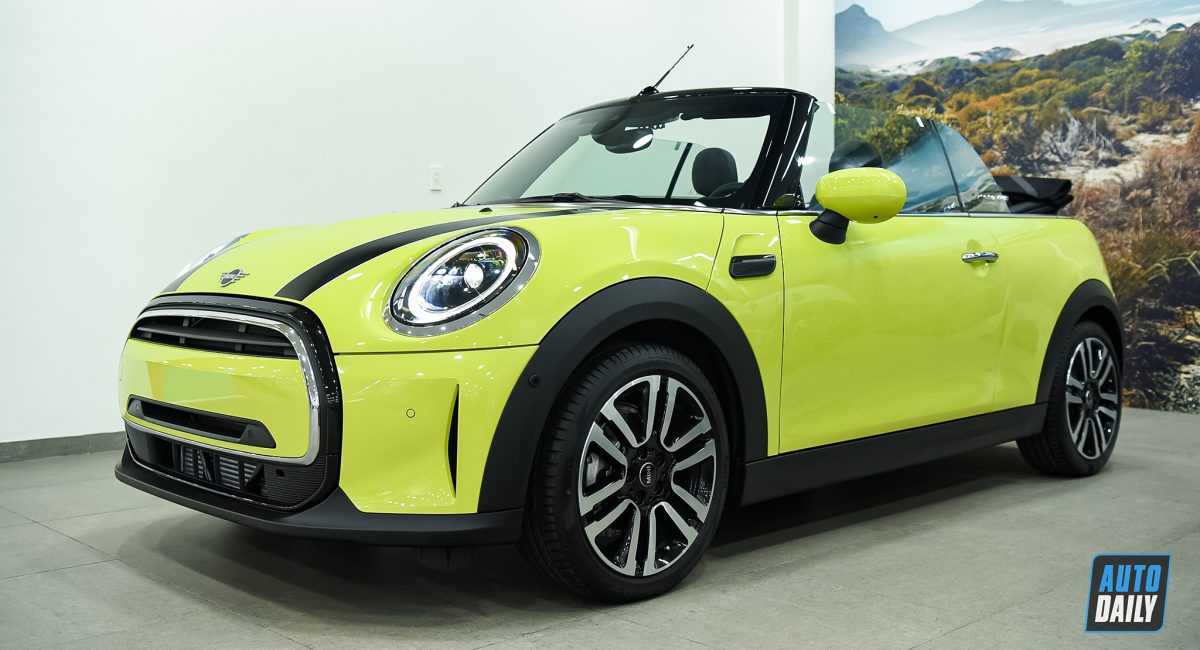 Cận cảnh MINI Cooper Convertible 2022 giá 2,2 tỷ đồng tại Việt Nam 1.jpg