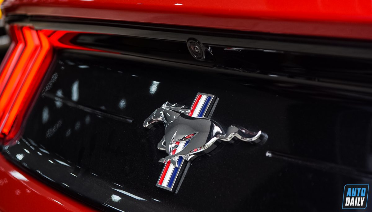 Chi tiết Ford Mustang Premium 2021 giá hơn 3 tỷ tại Việt Nam 12.jpg