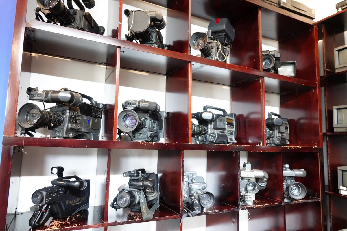 Độc nhất miền Tây: 'Bảo tàng' tivi, máy quay phim xưa cũ có một không hai - ảnh 3