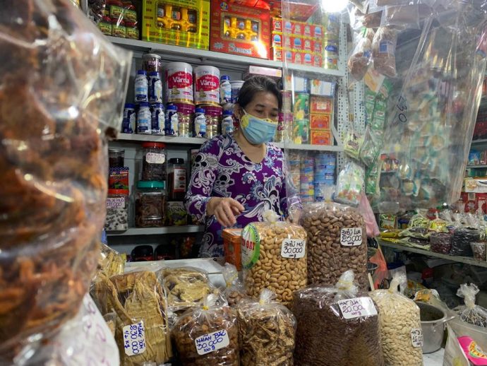 Tháng cuối năm 2021: Tiểu thương chợ 'nhà giàu' Tân Định ráng 'bám' để con kế thừa - ảnh 2