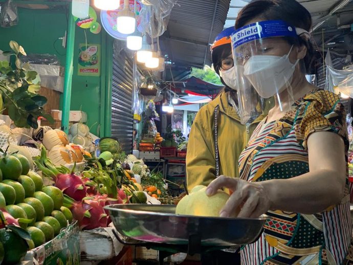 Tháng cuối năm 2021: Tiểu thương chợ 'nhà giàu' Tân Định ráng 'bám' để con kế thừa - ảnh 7