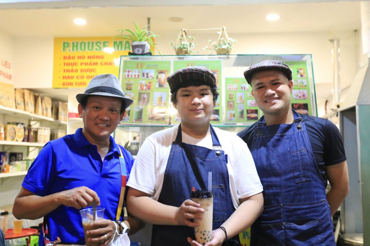 Quán trà sữa của cậu chủ 'nhỏ tuổi nhất Sài Gòn' - ảnh 4