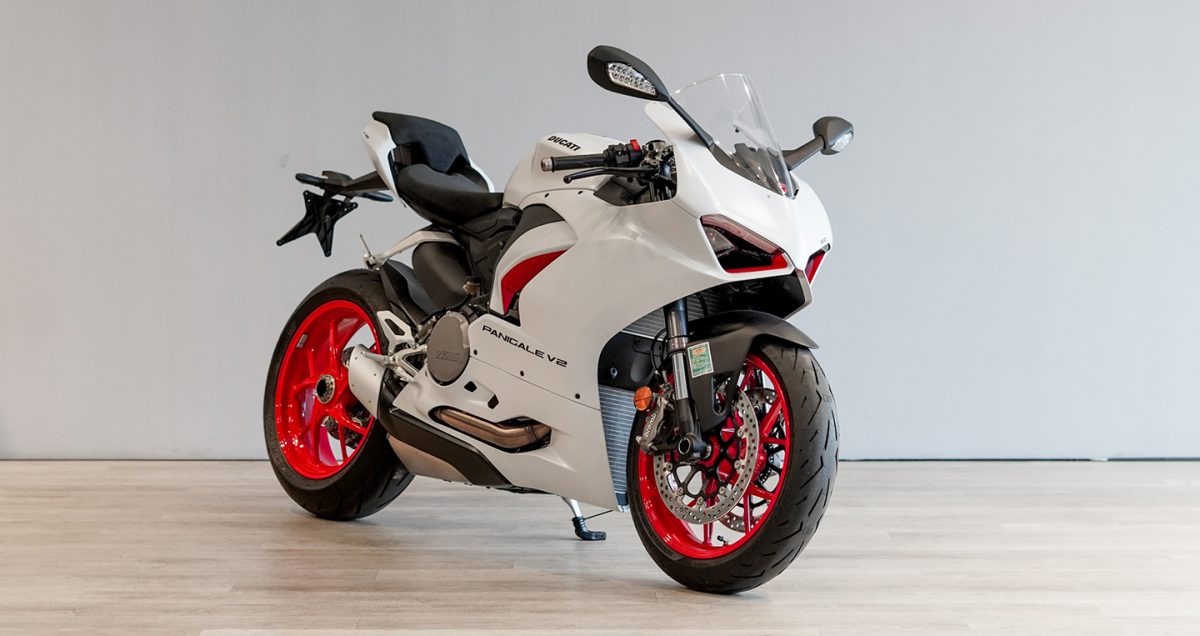 Ducati Panigale V2 màu trắng White Rosso có giá bán từ 619 triệu đồng Ducati Panigale V2 Star Silk White (6).jpg