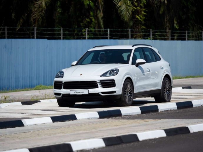Porsche Cayenne đầu tiên xuất xưởng tại nhà máy ở Malaysia, giá 2,98 tỷ đồng porsche-cayenne-ckd-malaysia-8-1200x900.jpeg
