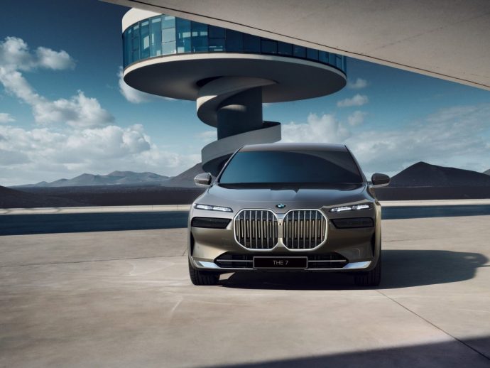 BMW 7-Series 202 bản First Edition giới hạn chỉ 150 chiếc, giá từ 134.000 USD 2023-bmw-7-series-first-edition-1.jpg