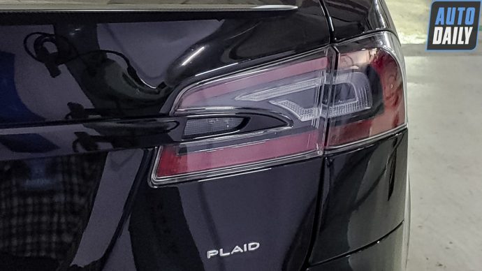 Cận cảnh xe điện 1.020 mã lực Tesla Model S Plaid tại Việt Nam tesla-model-s-2-copy.jpg