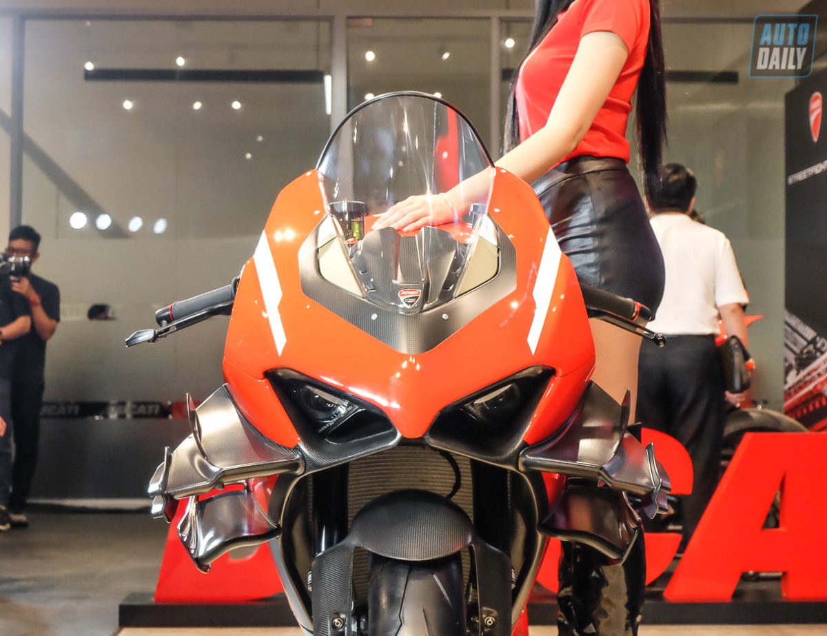 Minh Nhựa mua Ducati Superleggera V4 giá gần 6 tỷ độc nhất tại Việt Nam Ducati Superleggera V4 (8).jpg