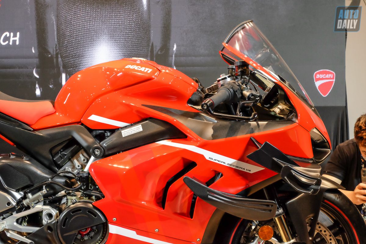 Minh Nhựa mua Ducati Superleggera V4 giá gần 6 tỷ độc nhất tại Việt Nam Ducati Superleggera V4 (5).jpg