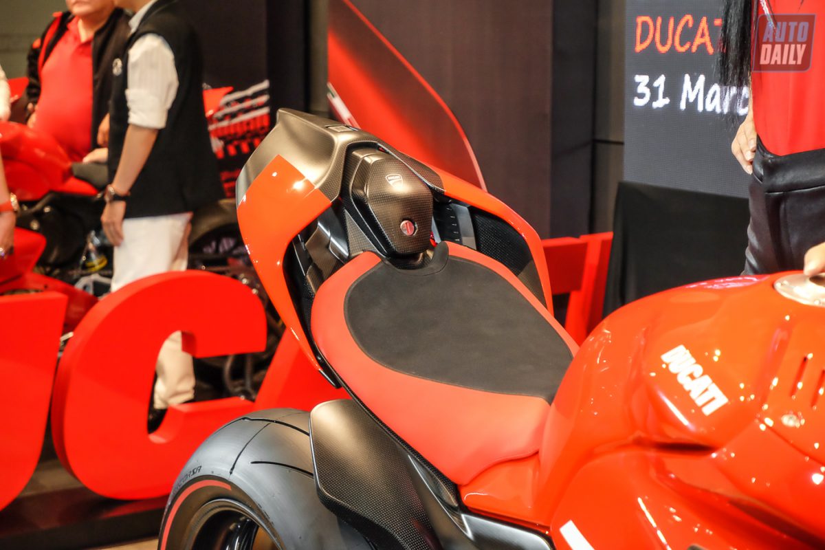 Minh Nhựa mua Ducati Superleggera V4 giá gần 6 tỷ độc nhất tại Việt Nam Ducati Superleggera V4 (12).jpg