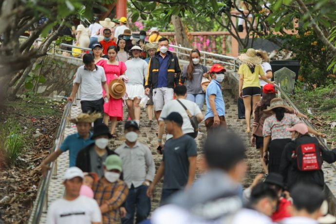 doi nang xep hang chup anh tai Vung Tau anh 10