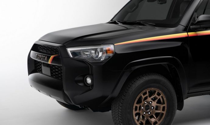 Toyota 4Runner phiên bản kỷ niệm 40 năm theo phong cách hoài cổ, giới hạn chỉ 4.040 chiếc 2023-toyota-4runner-40th-anniversary-edition-4.jpg