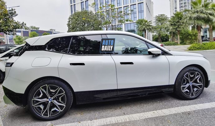Xe điện BMW iX 2022 bất ngờ xuất hiện tại Việt Nam bmw-ix-20229-copy.jpg