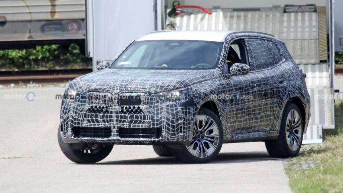 BMW X3 thế hệ mới lần đầu lộ diện trên đường chạy thử, dự kiến ra mắt năm 2024 2024-bmw-x3-front-view-spy-photo.jpg