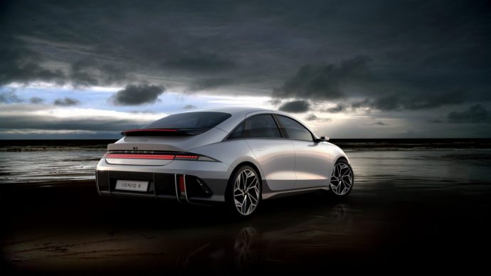 Hyundai Ioniq 6 2023 ra mắt với thiết kế bắt mắt đậm chất Porsche 2023-hyundai-ioniq-6-7.jpg