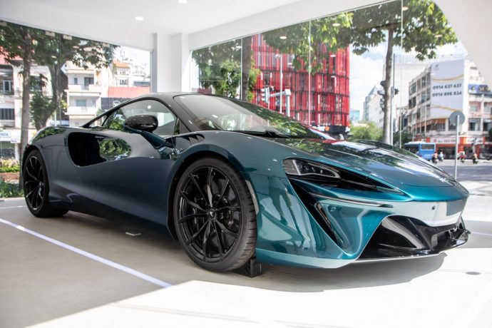 McLaren Artura anh 1