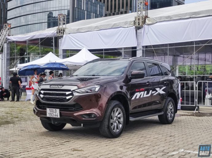 Isuzu mu-X 2022 ra mắt tại Việt Nam, 4 phiên bản, giá bán từ 900 triệu đồng Isuzu mu-X 2022 (15).jpg