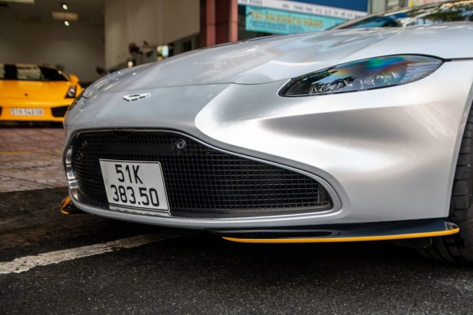 Aston Martin Vantage 007 Edition anh 5