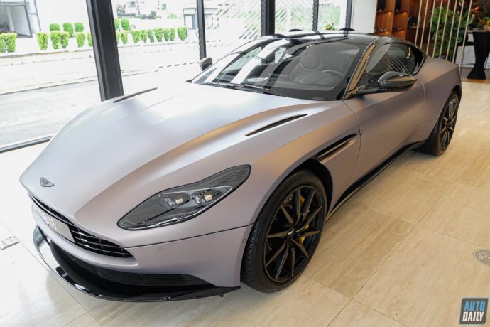 Soi kĩ Aston Martin DB11 V8 Coupe nâng cấp có giá bán hơn 19 tỷ đồng tại VN Aston Martin DB11 V8 Coupe nâng cấp (15).jpg