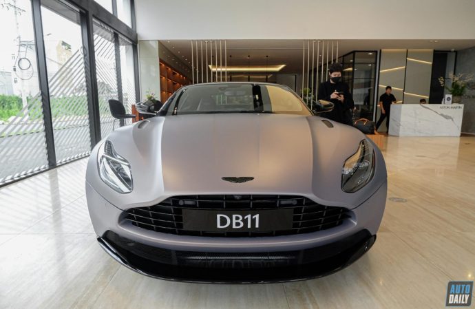 Soi kĩ Aston Martin DB11 V8 Coupe nâng cấp có giá bán hơn 19 tỷ đồng tại VN Aston Martin DB11 V8 Coupe nâng cấp (16).jpg