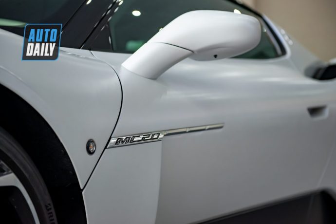 Cận cảnh Maserati MC20 giá hơn 19 tỷ màu trắng độc nhất Việt Nam can-canh-maserati-mc20-trang-autodaily-5.JPG
