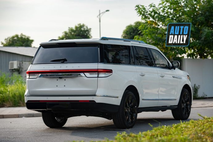 Khám phá Lincoln Navigator 2022 giá hơn 8 tỷ đầu tiên về Việt Nam lincoln-navigator-2022-dau-tien-viet-nam-autodaily-2.JPG