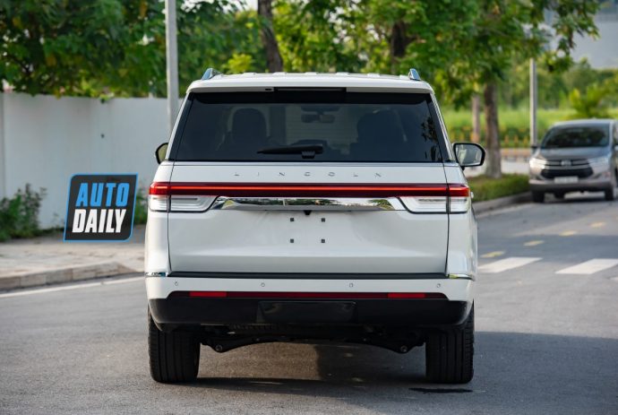 Khám phá Lincoln Navigator 2022 giá hơn 8 tỷ đầu tiên về Việt Nam lincoln-navigator-2022-dau-tien-viet-nam-autodaily-6.JPG