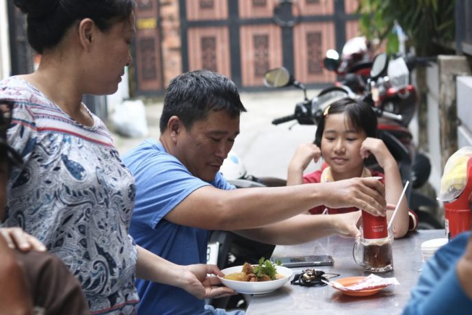Món ngon Q.Phú Nhuận, TP.HCM: Cà ri Ấn Độ khách muốn ăn phải đến sớm… chờ - ảnh 2