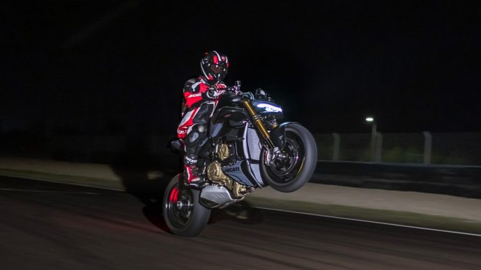 Ducati Streetfighter V4 2023 anh 1