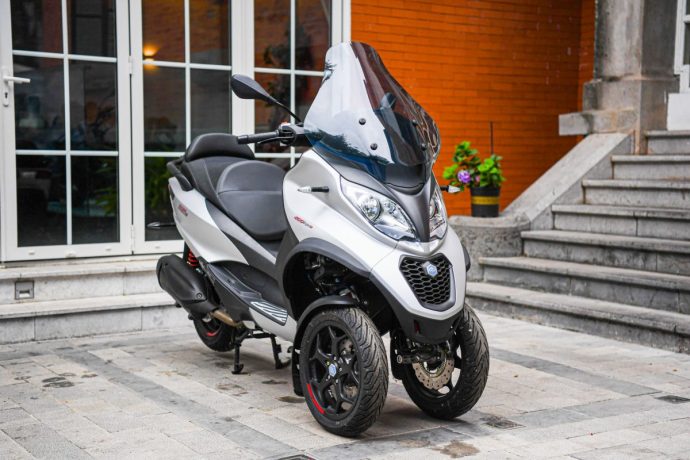 Gia xe ga Piaggio MP3 anh 1