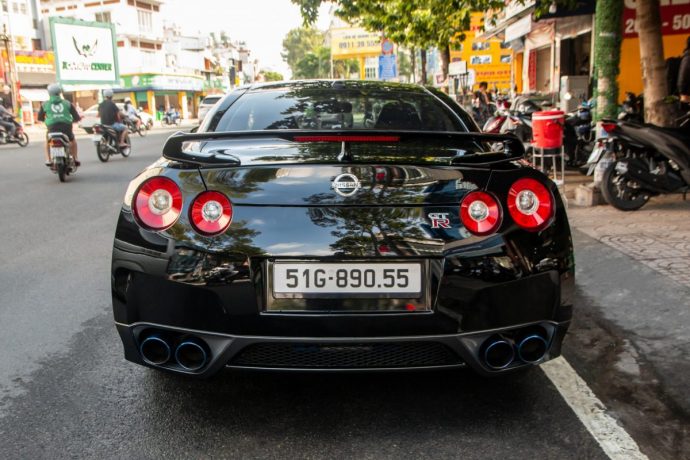 Nissan GT-R R35 anh 4