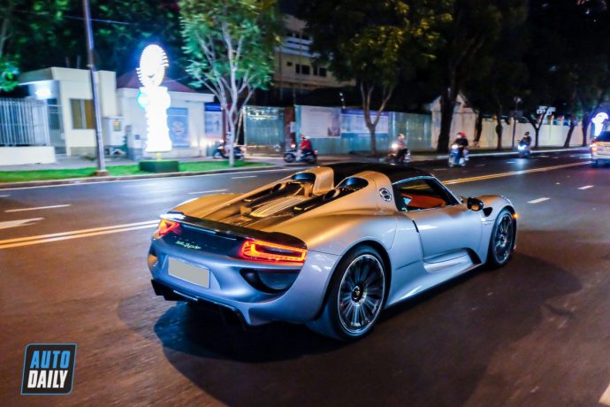 Bắt gặp Porsche 918 Spyder triệu đô của tỷ phú người Việt porsche-918-spyder-autodaily-6.JPG