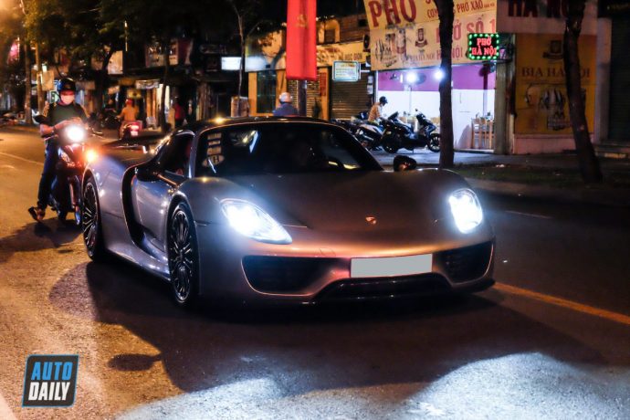 Bắt gặp Porsche 918 Spyder triệu đô của tỷ phú người Việt porsche-918-spyder-autodaily-11.JPG