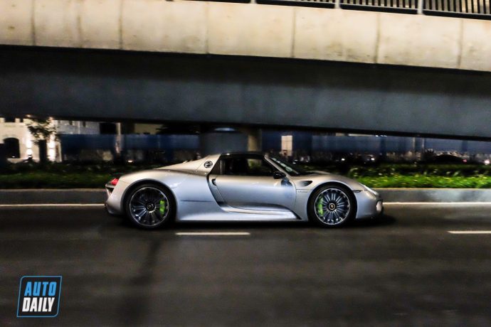 Bắt gặp Porsche 918 Spyder triệu đô của tỷ phú người Việt porsche-918-spyder-autodaily-12.JPG